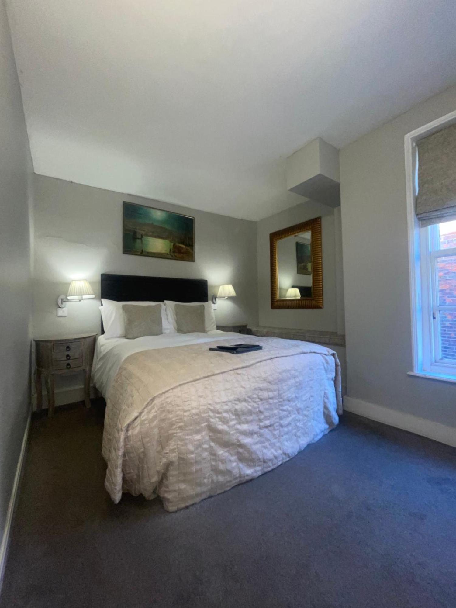 Hotel White Horse & Griffin Whitby Esterno foto