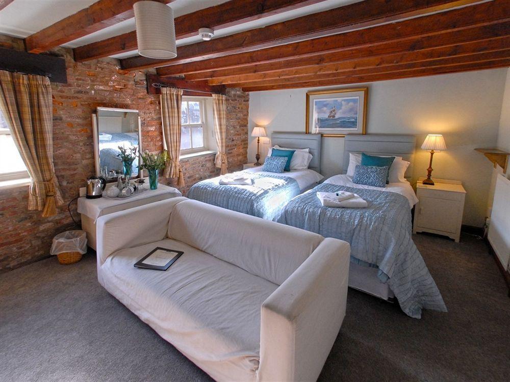 Hotel White Horse & Griffin Whitby Esterno foto