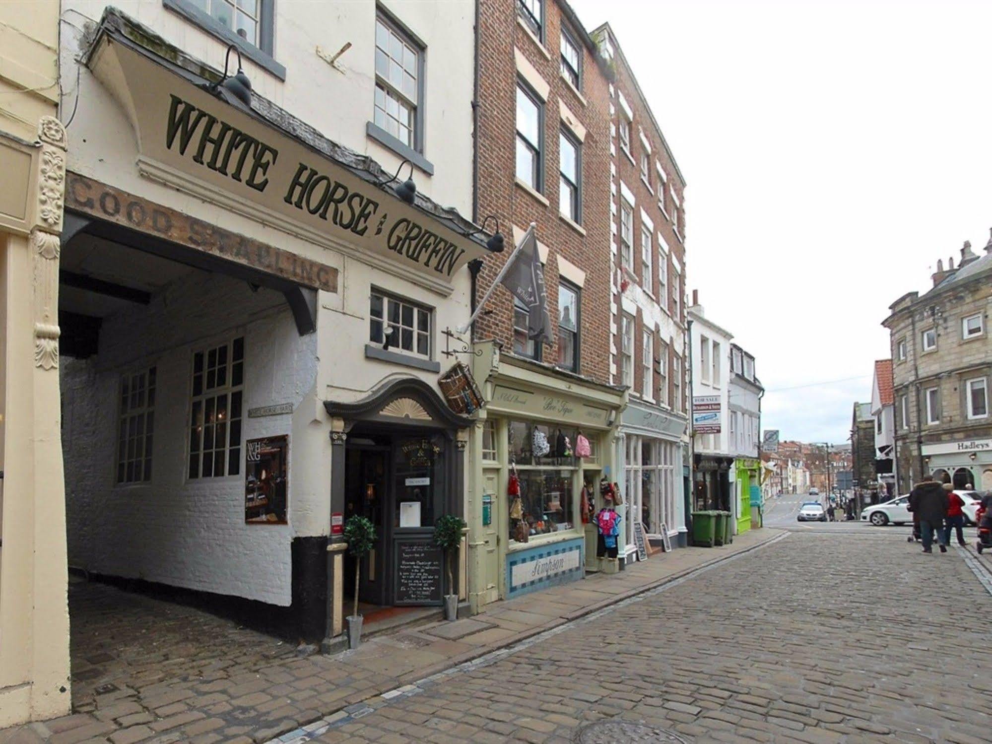Hotel White Horse & Griffin Whitby Esterno foto