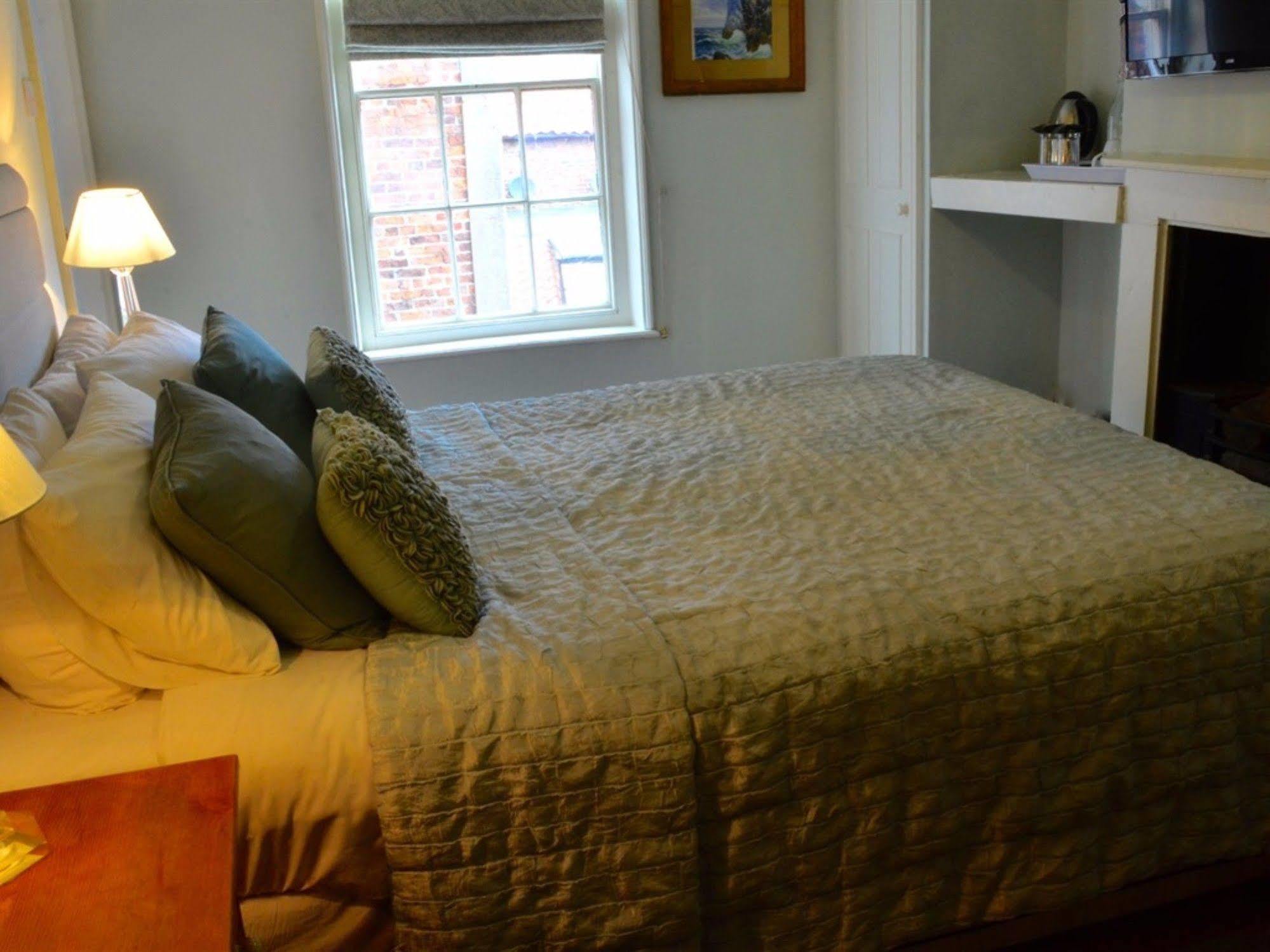 Hotel White Horse & Griffin Whitby Esterno foto