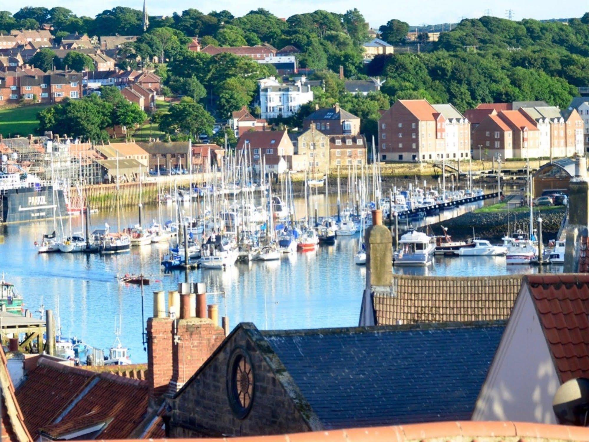 Hotel White Horse & Griffin Whitby Esterno foto