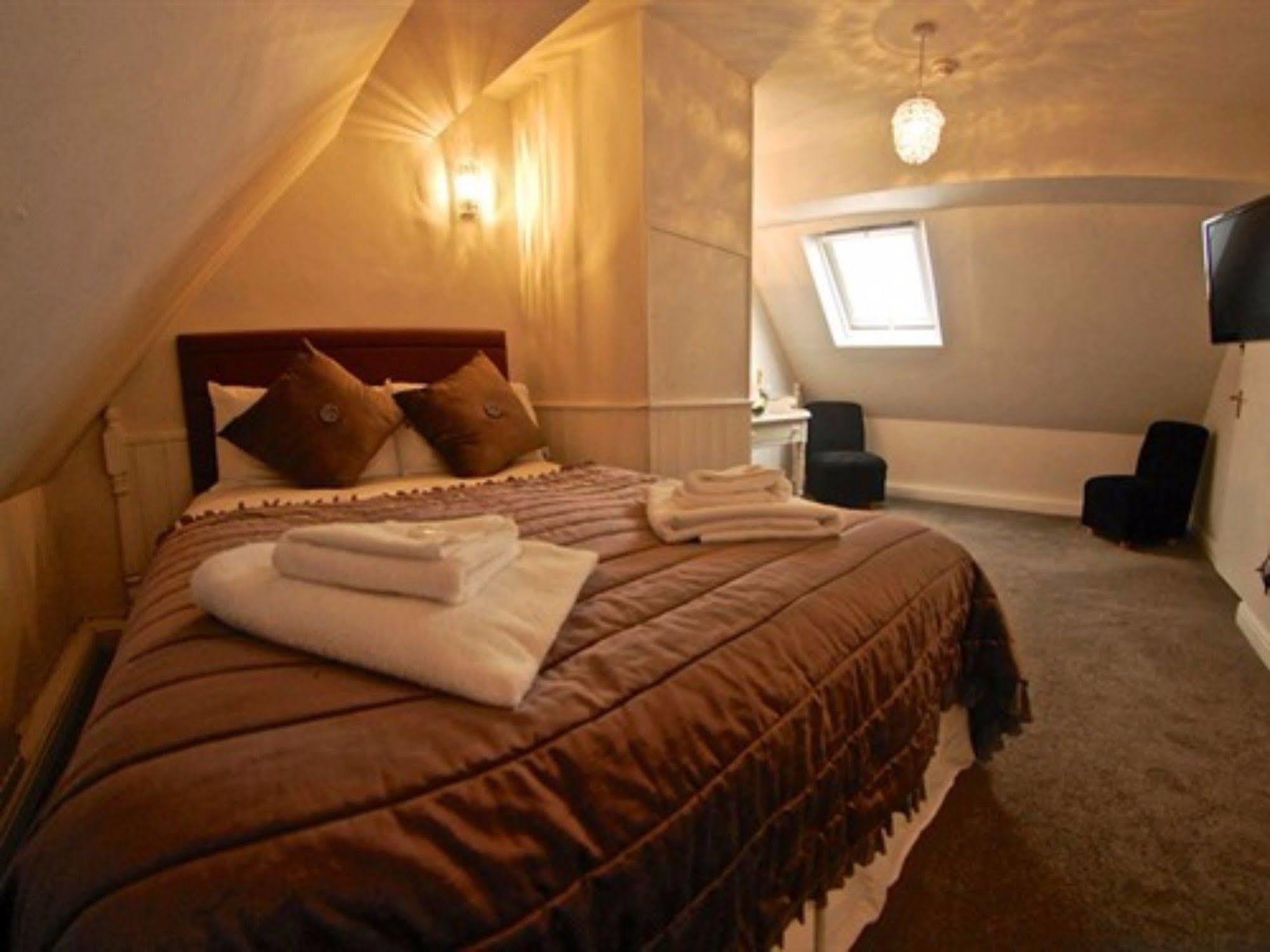 Hotel White Horse & Griffin Whitby Esterno foto